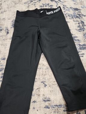 💘 Nike Pro Black Crop Leggings